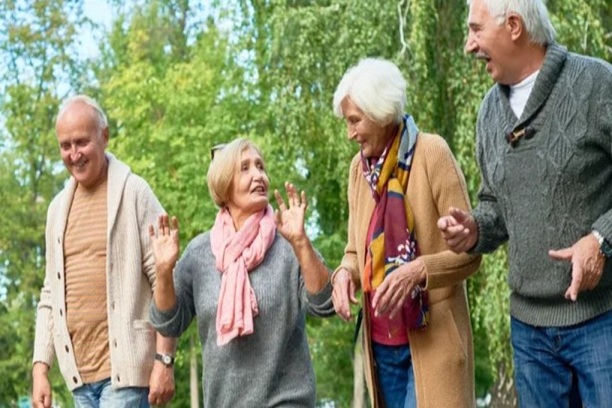 Social Isolation in Seniors: 4 Ways to Break the Cycle in 2026