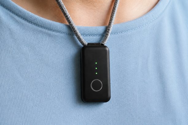 Compare medical alert necklace vs medical alert watch. Discover which fall detection device offers better safety, mobility, and real-time monitoring.